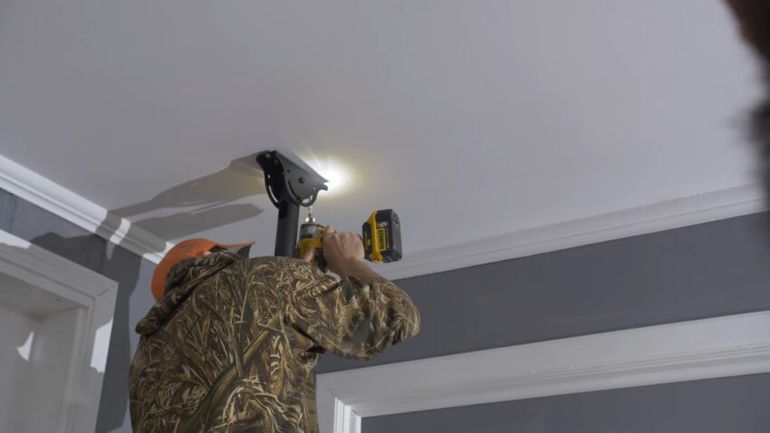 Mounting the Bracket to the Ceiling